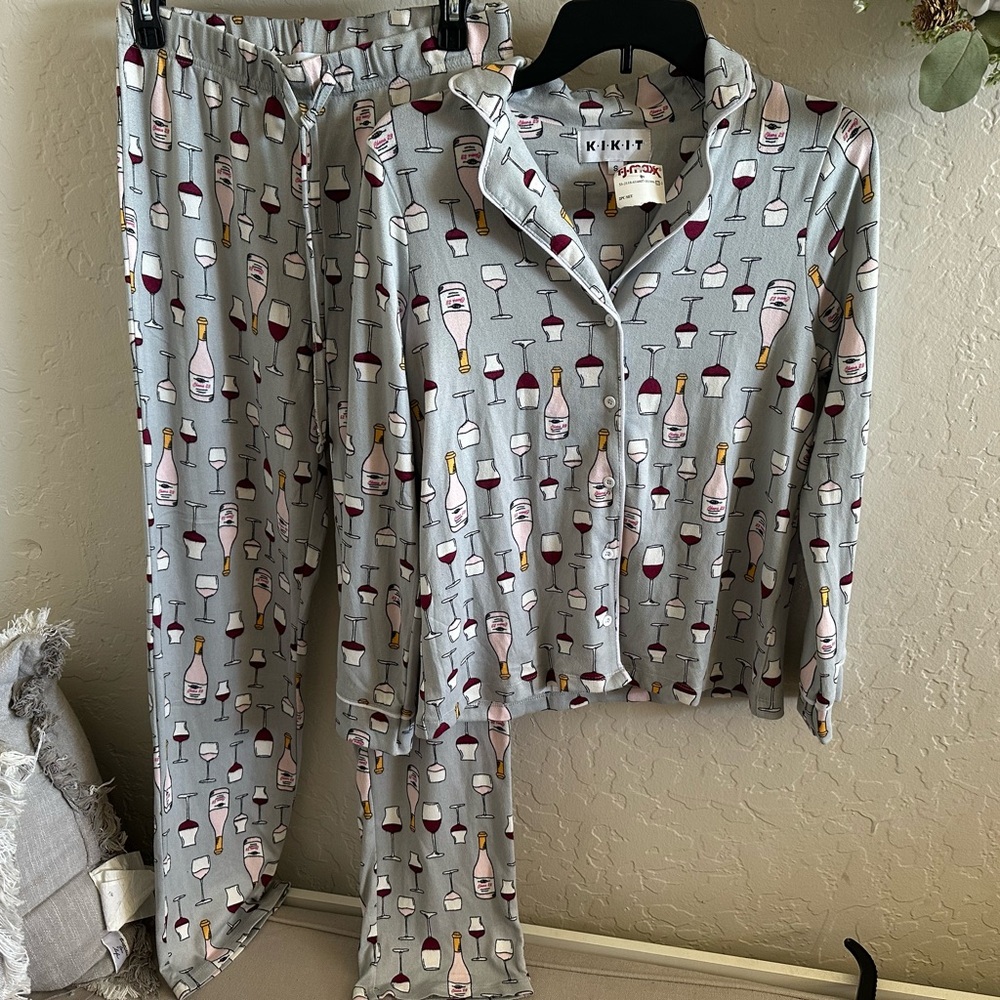Gray with Wine Glass Print TJ maxx